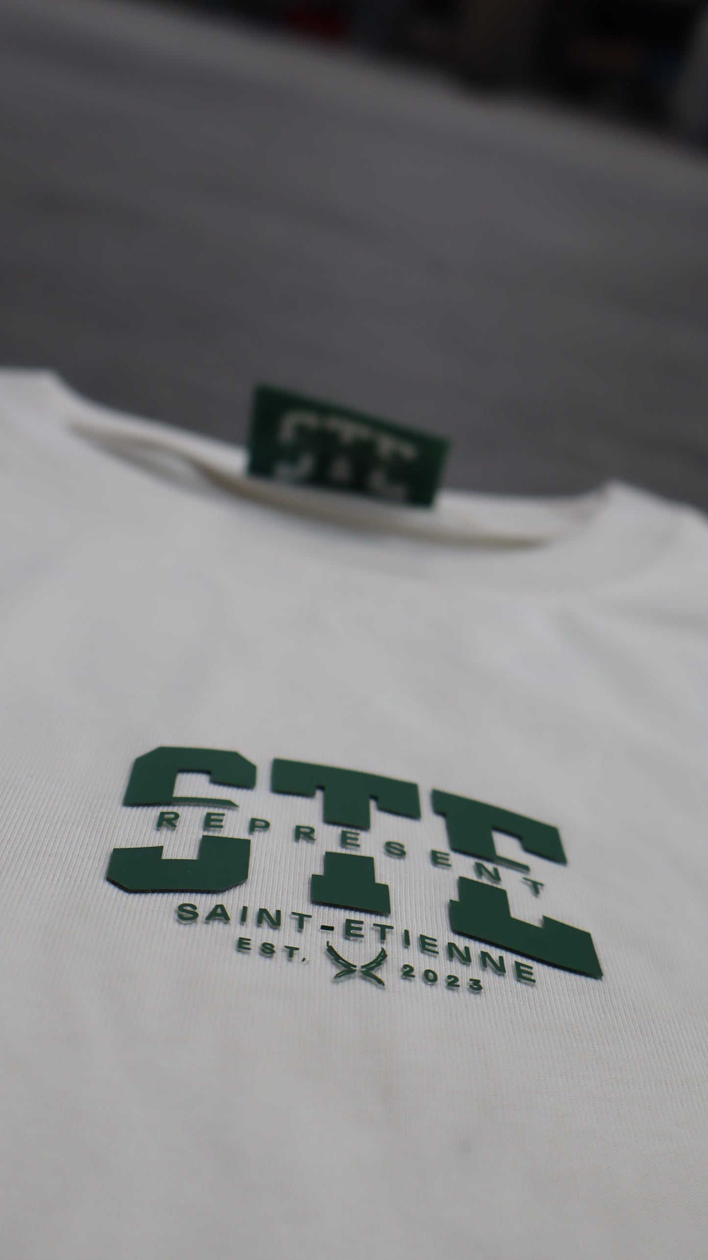 Tee REPRESENT